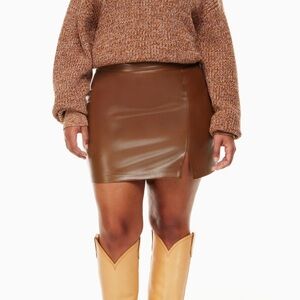 Aritizia Wilfred
Patio Mini Skirt in Size 4 in color cognac brown worn twice